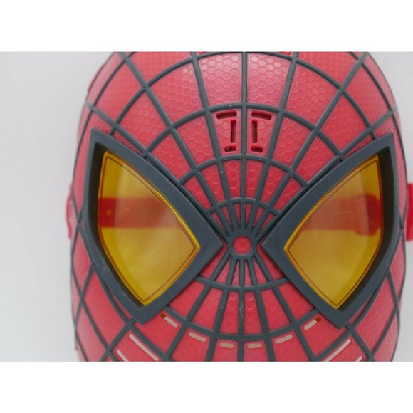 Marvel Talking Spider-Man Mask - Picture 2 of 3